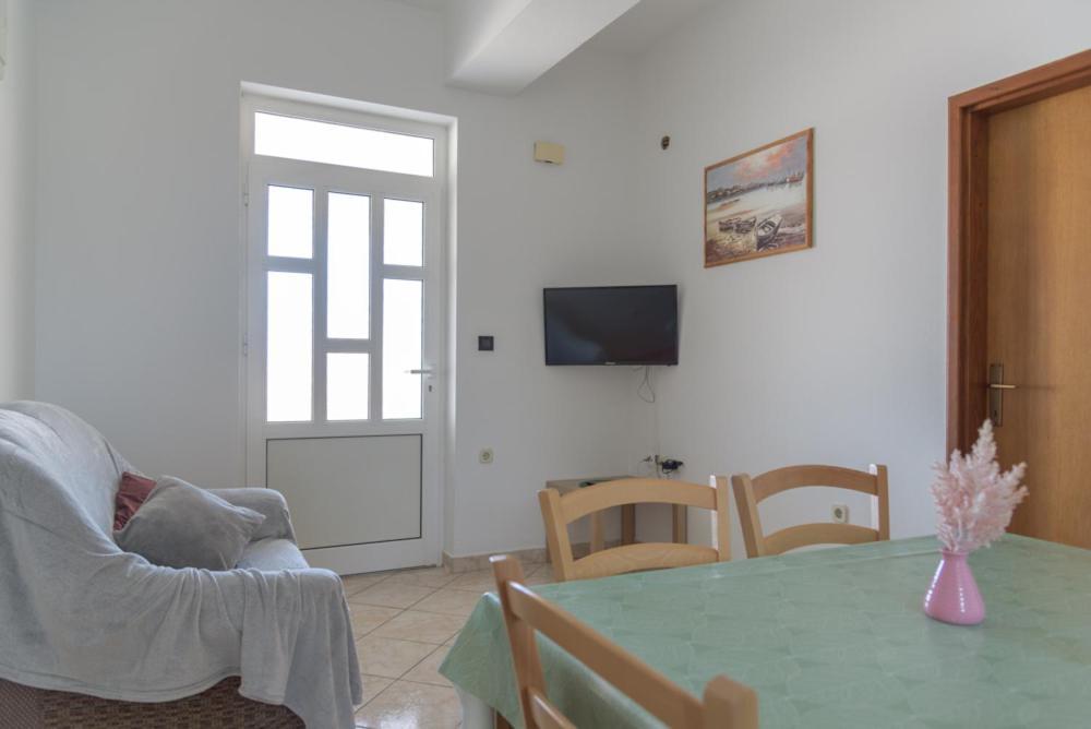 Rasin Apartments Pakoštane Exterior foto