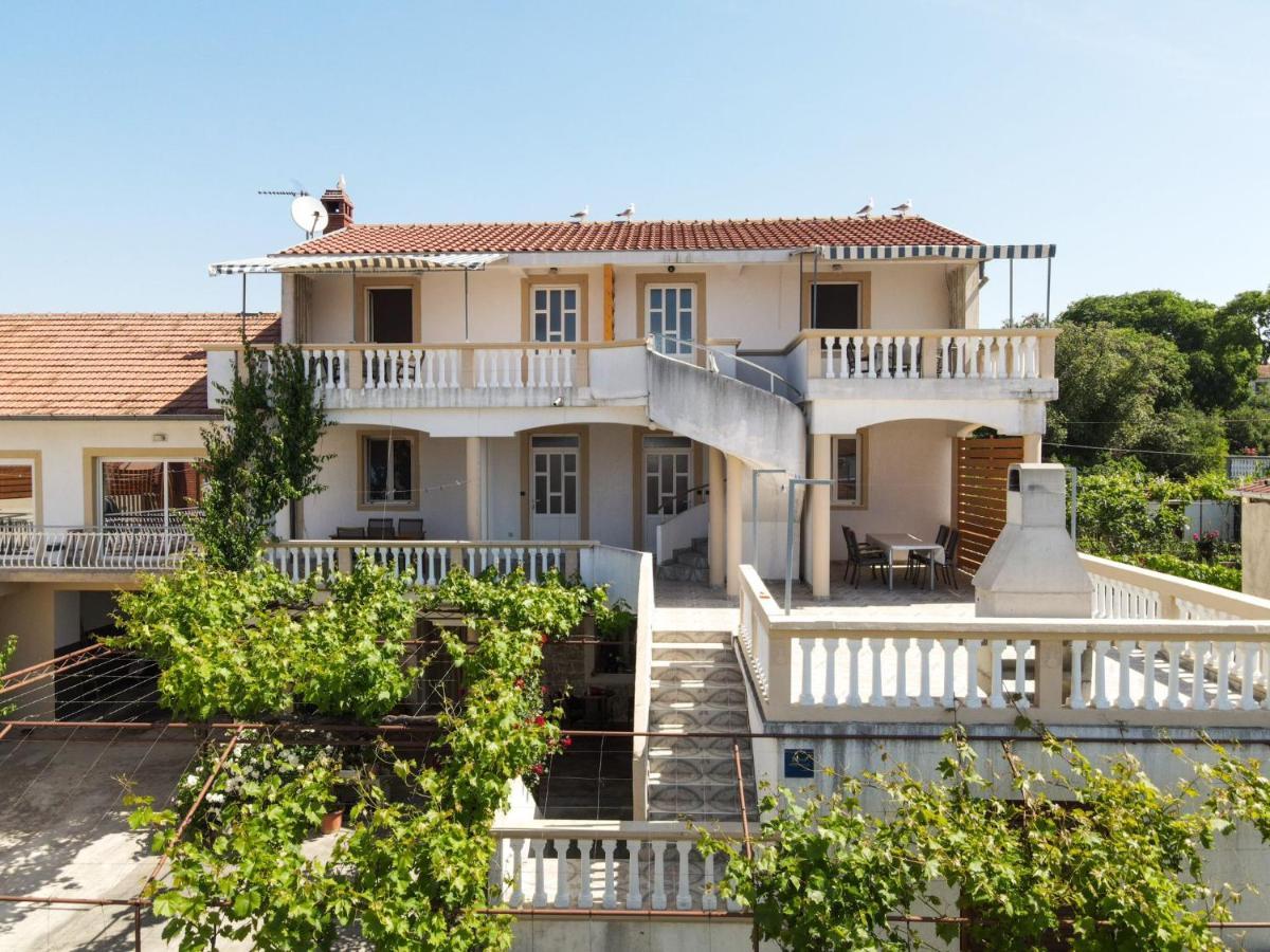 Rasin Apartments Pakoštane Exterior foto