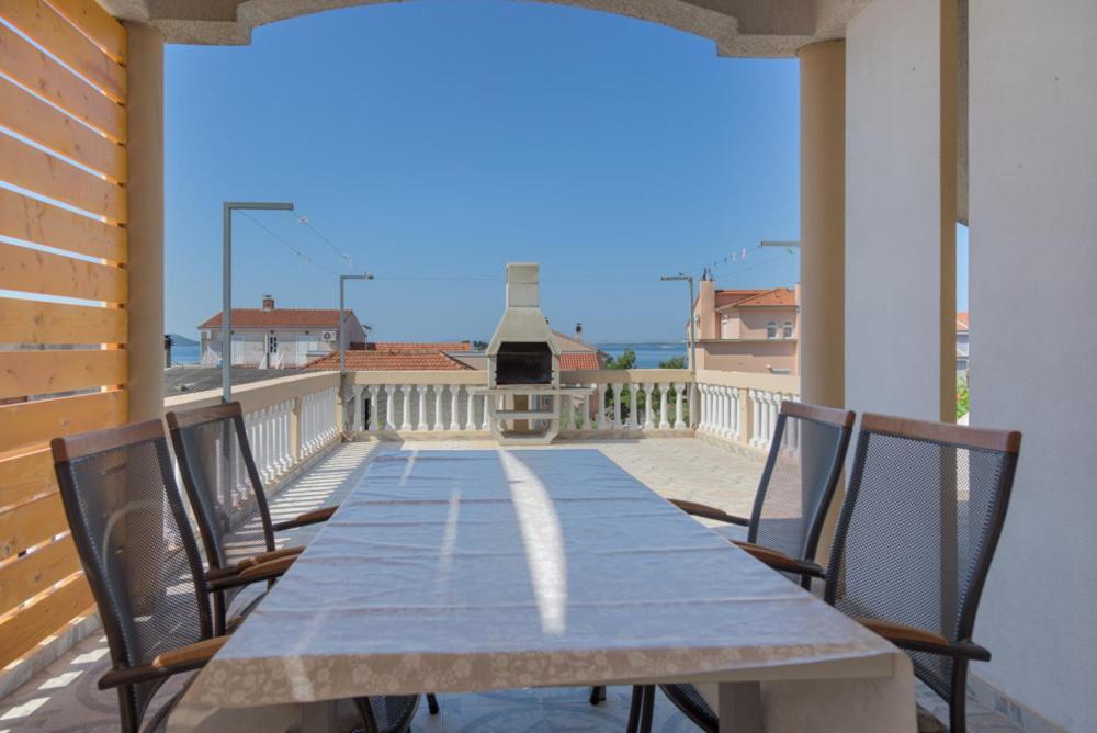 Rasin Apartments Pakoštane Exterior foto