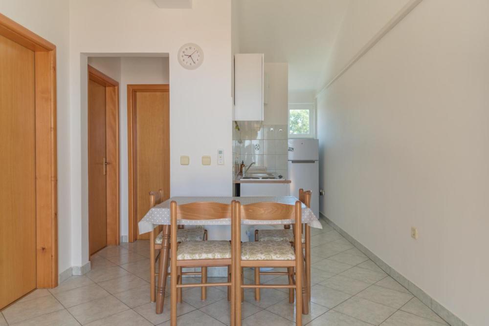 Rasin Apartments Pakoštane Exterior foto