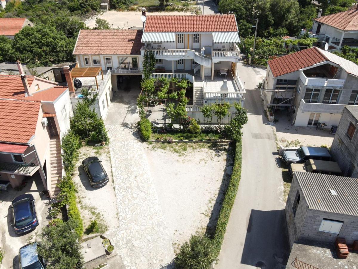 Rasin Apartments Pakoštane Exterior foto